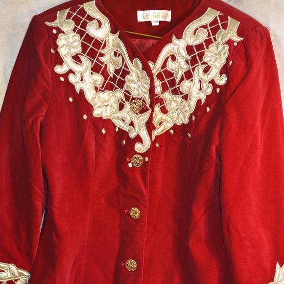 REd Velvet Blazer Embellished in Gold Applicae Sz 38 /M - Picture 3 of 10